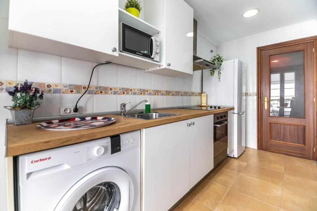 Apartamento Piso De Diseno En El Casco Antiguo Castro Urdiales Exterior foto