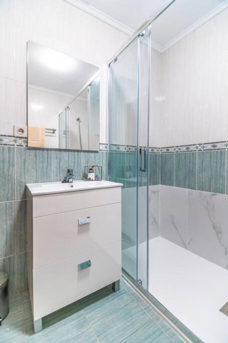 Apartamento Piso De Diseno En El Casco Antiguo Castro Urdiales Exterior foto